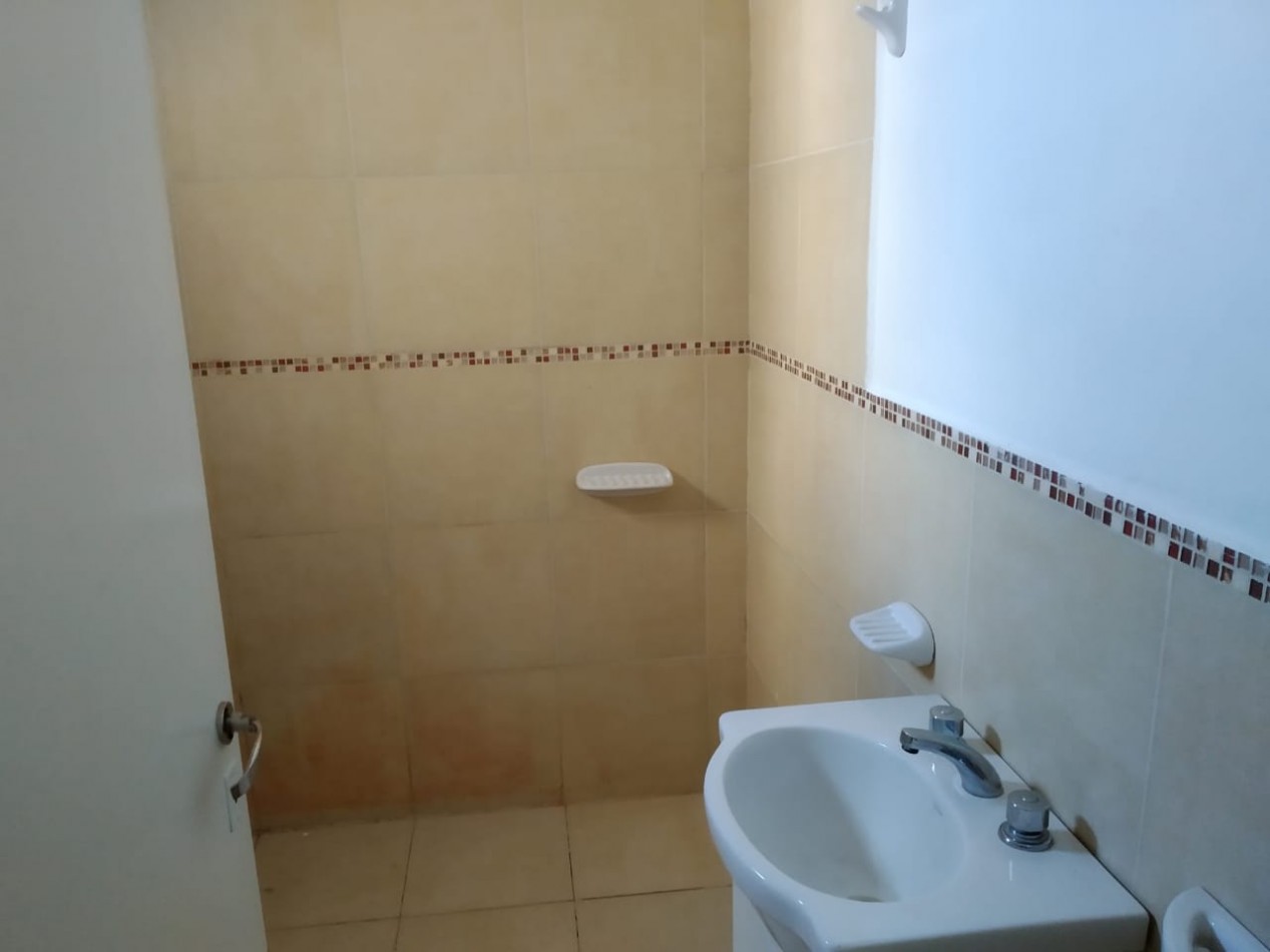 SE ALQUILA CASA EN LA CAÑADA