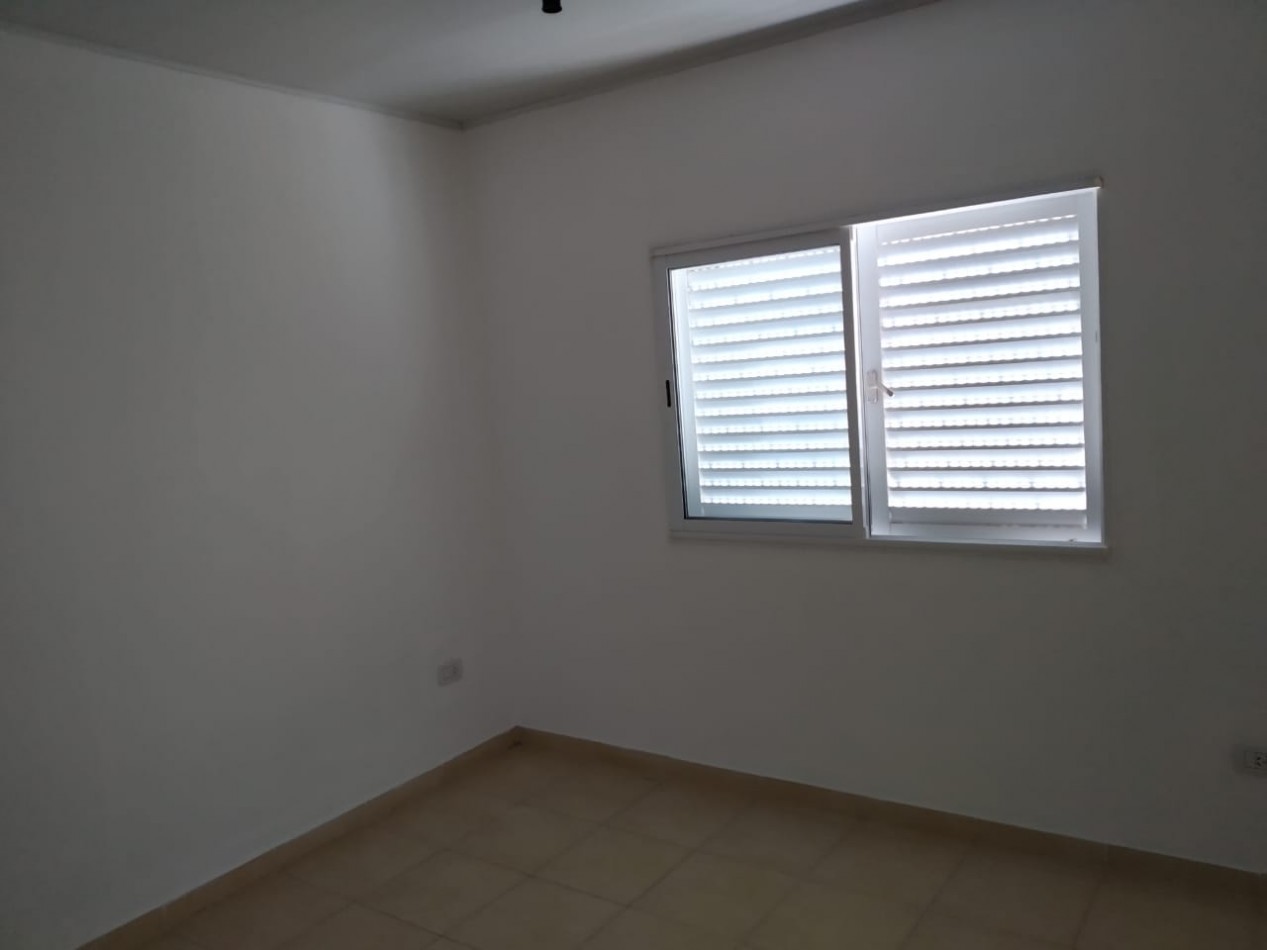 SE ALQUILA CASA EN LA CAÑADA