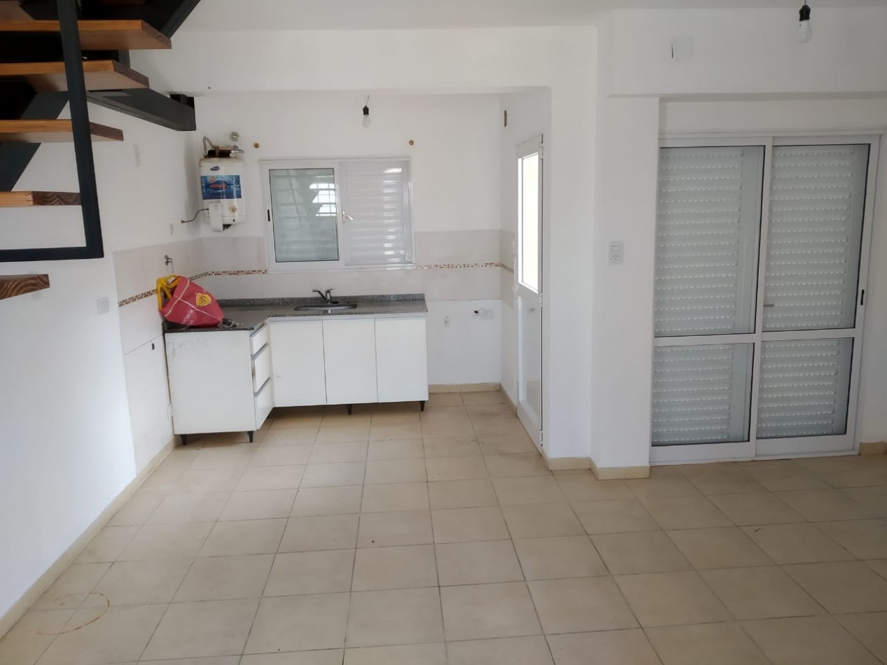 SE ALQUILA CASA EN LA CAÑADA
