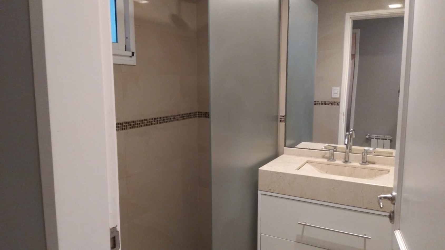 SE ALQUILA EXCELENTE CASA DE 3 DORMITORIOS EN BARRIO PIZZURNO
