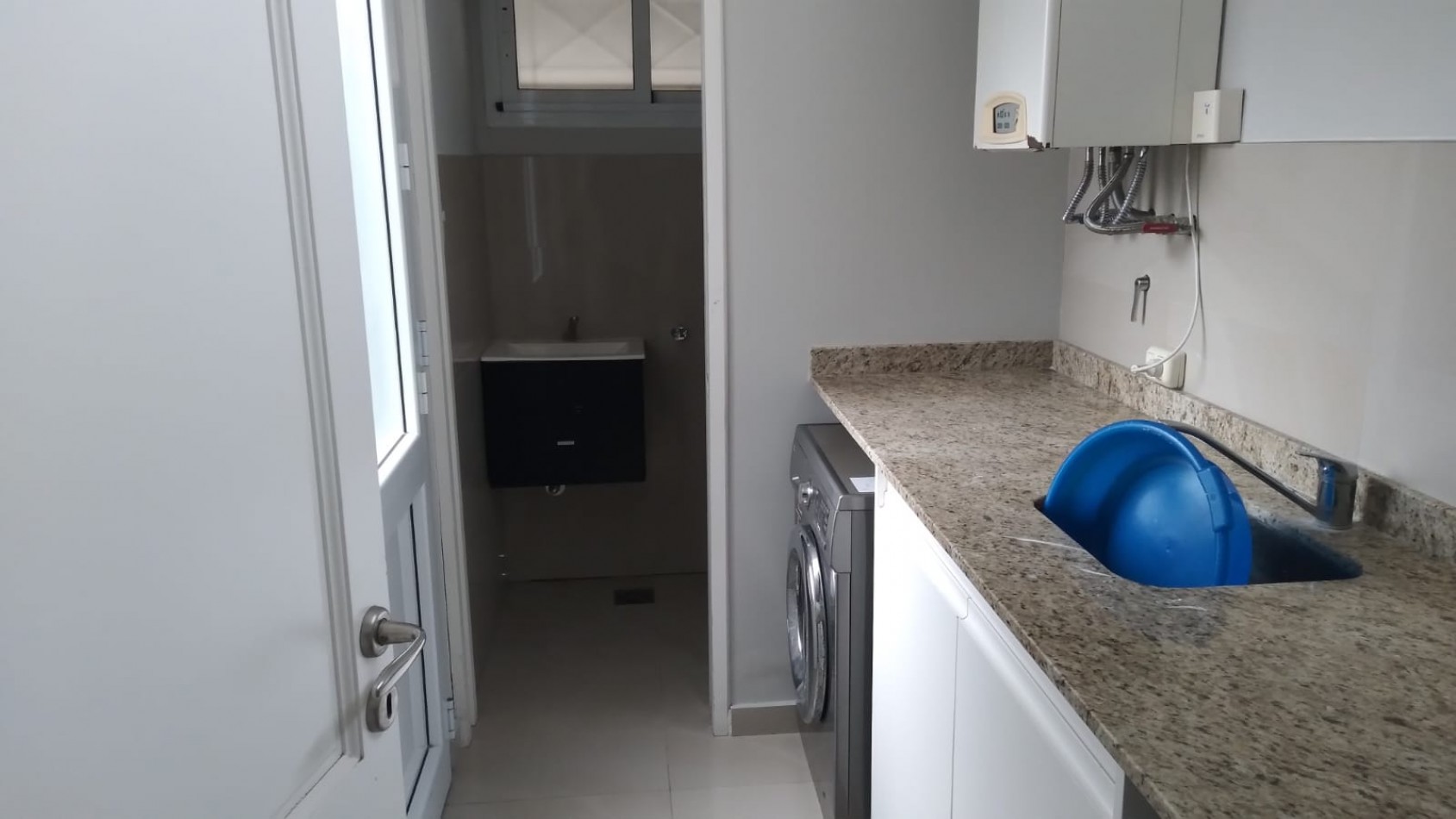 SE ALQUILA EXCELENTE CASA DE 3 DORMITORIOS EN BARRIO PIZZURNO
