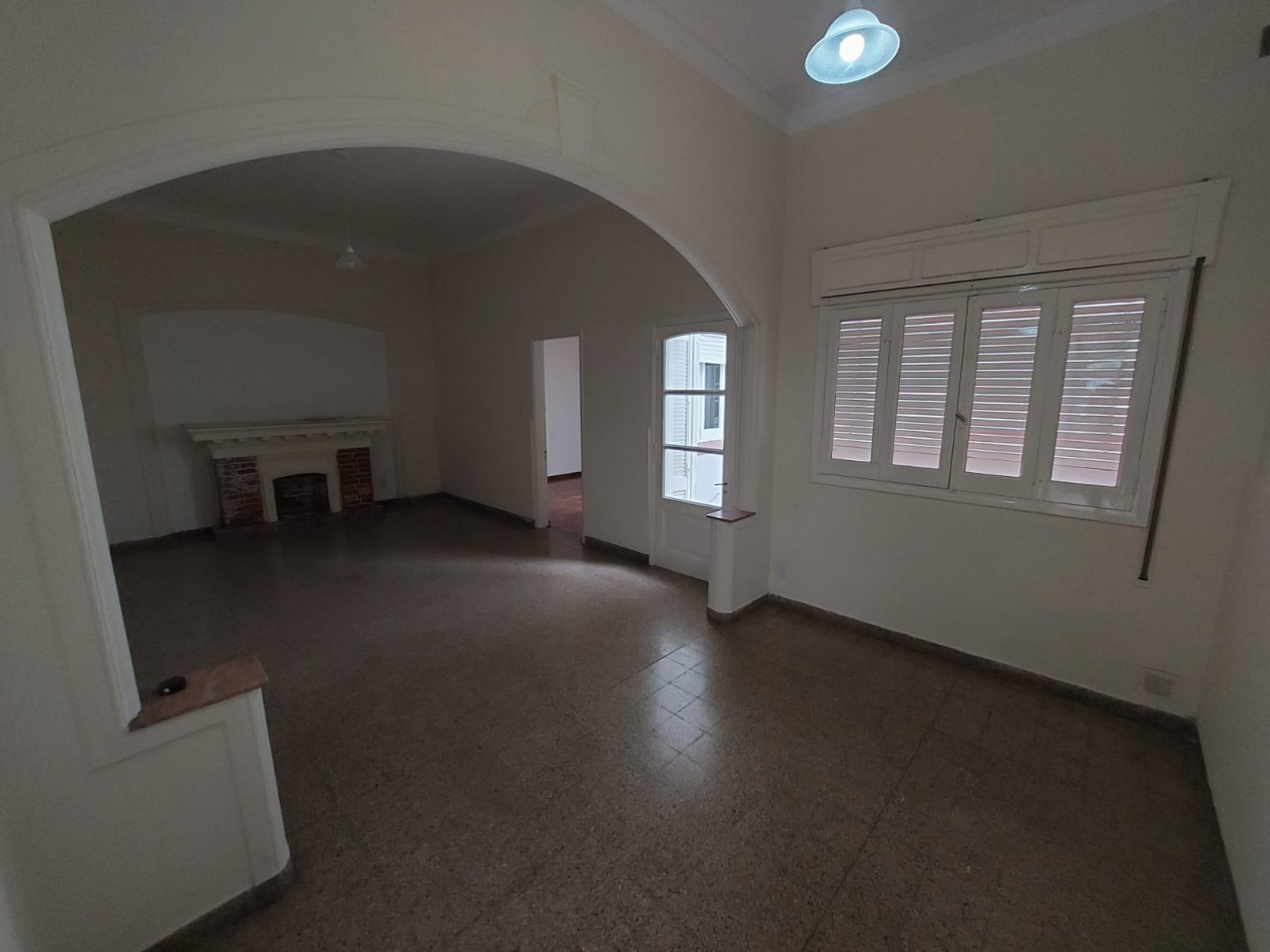 SE ALQUILA CASA CENTRICA EN RAFAELA