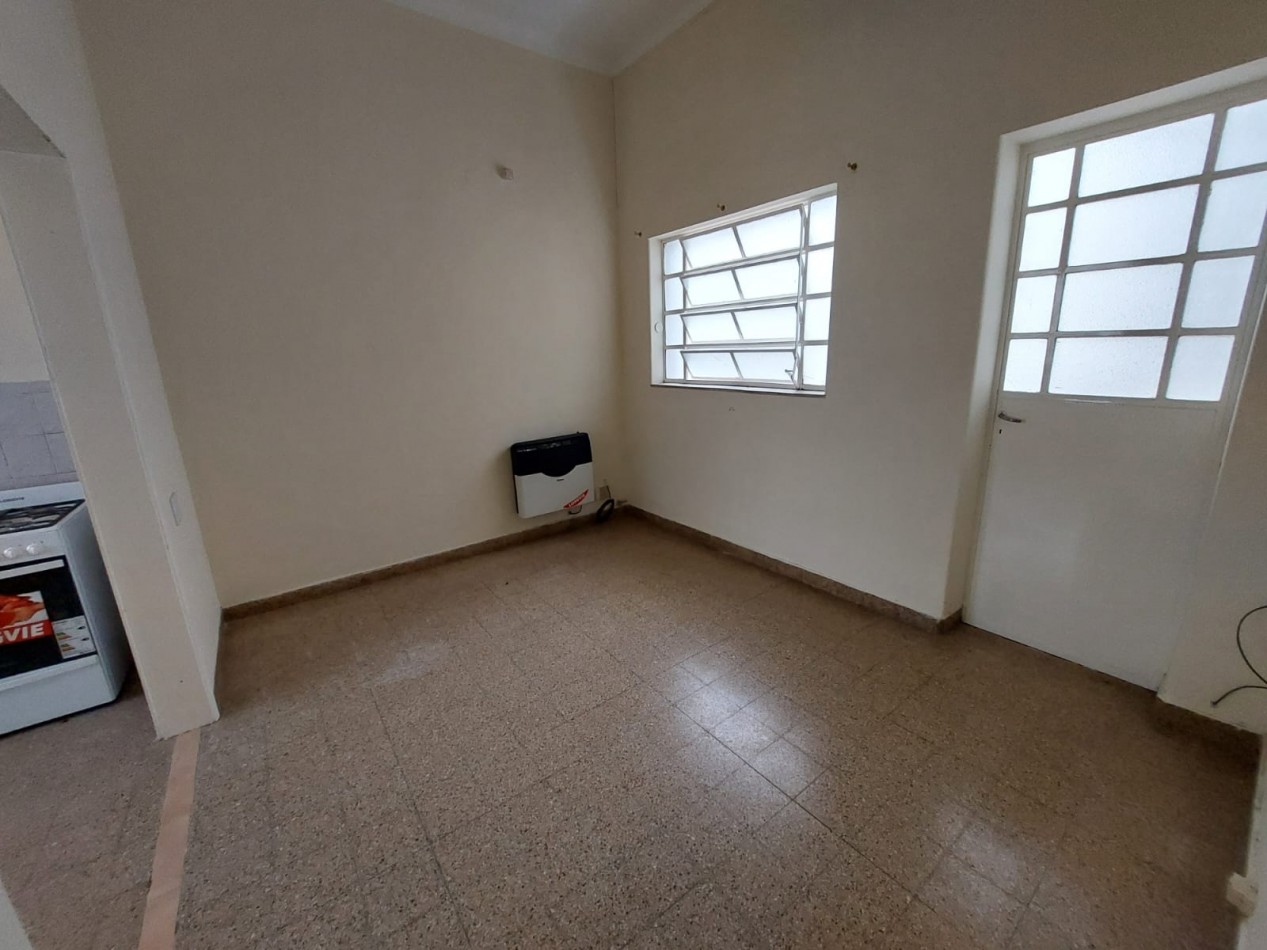 SE ALQUILA CASA CENTRICA EN RAFAELA