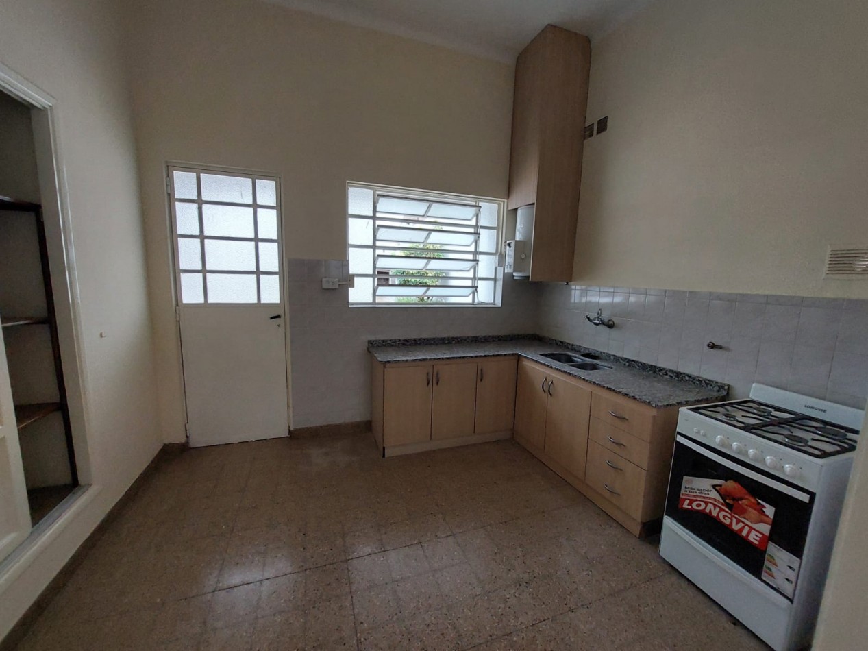 SE ALQUILA CASA CENTRICA EN RAFAELA
