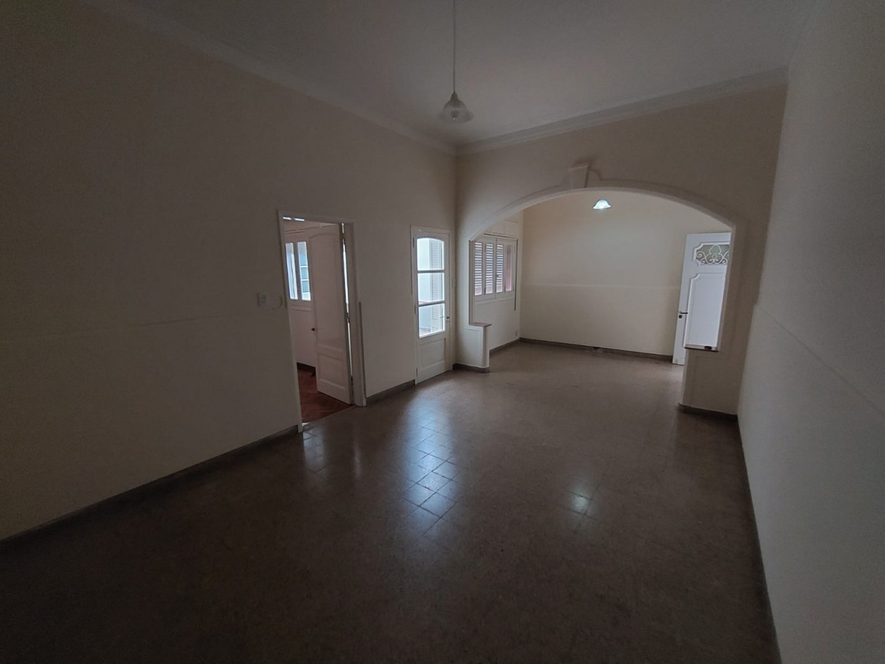 SE ALQUILA CASA CENTRICA EN RAFAELA
