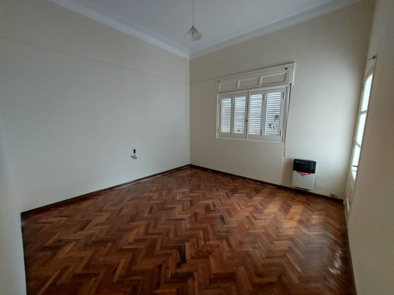 SE ALQUILA CASA CENTRICA EN RAFAELA