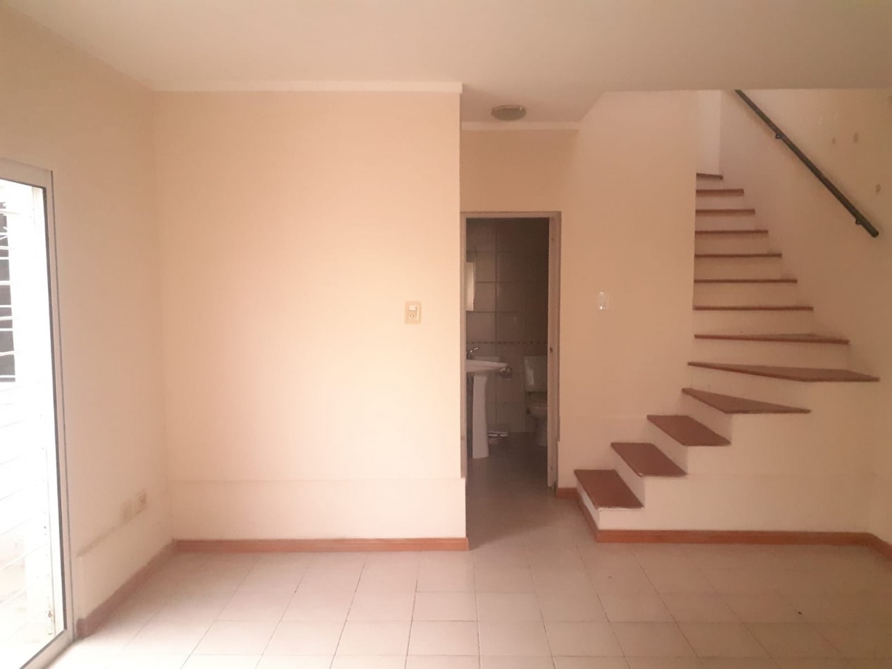 SE ALQUILA CASA EN BARRIO BELGRANO