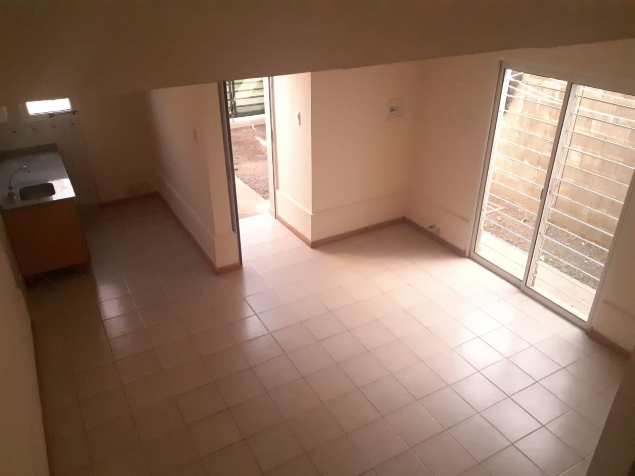 SE ALQUILA CASA EN BARRIO BELGRANO
