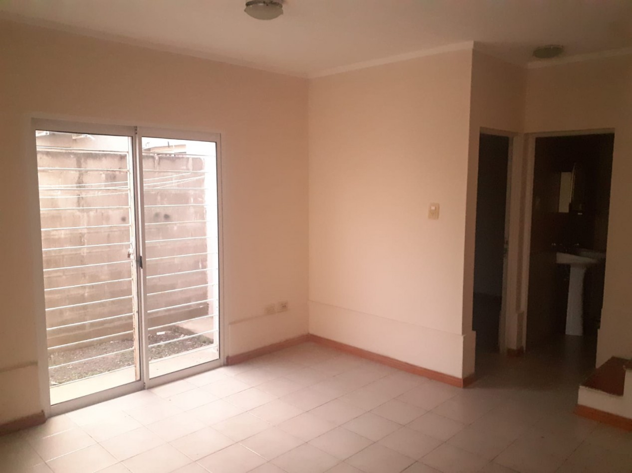 SE ALQUILA CASA EN BARRIO BELGRANO