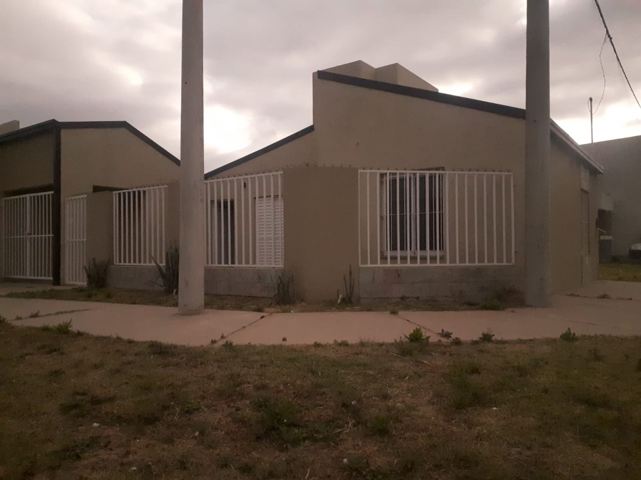 SE ALQUILA CASA EN BARRIO LA CAÑADA