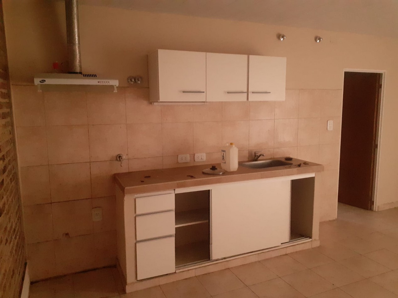 SE ALQUILA CASA EN BARRIO LA CAÑADA
