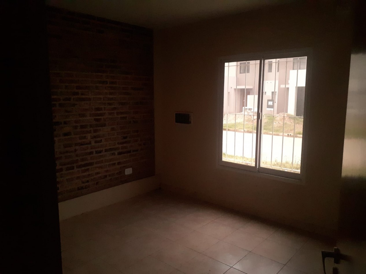 SE ALQUILA CASA EN BARRIO LA CAÑADA