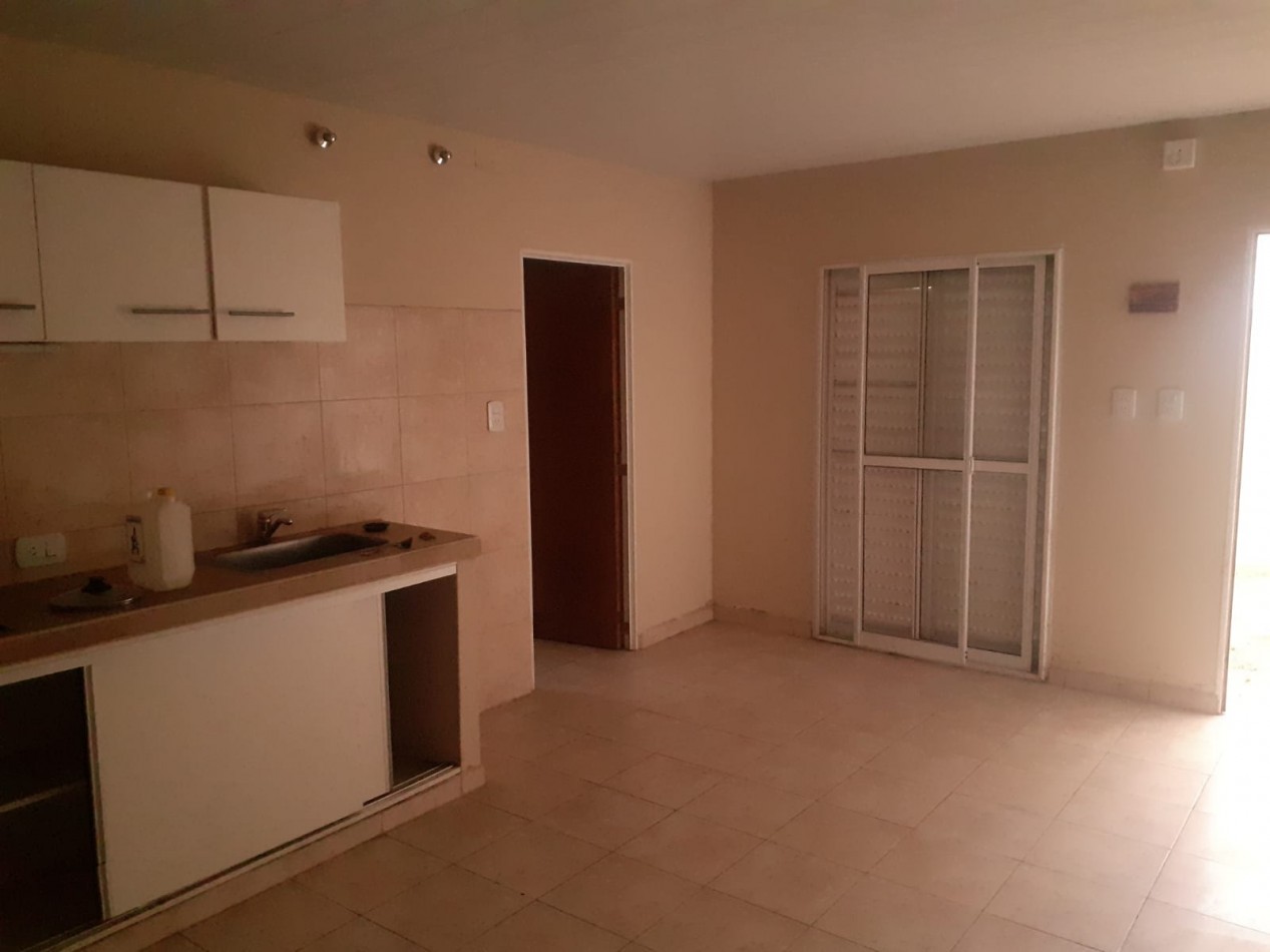 SE ALQUILA CASA EN BARRIO LA CAÑADA