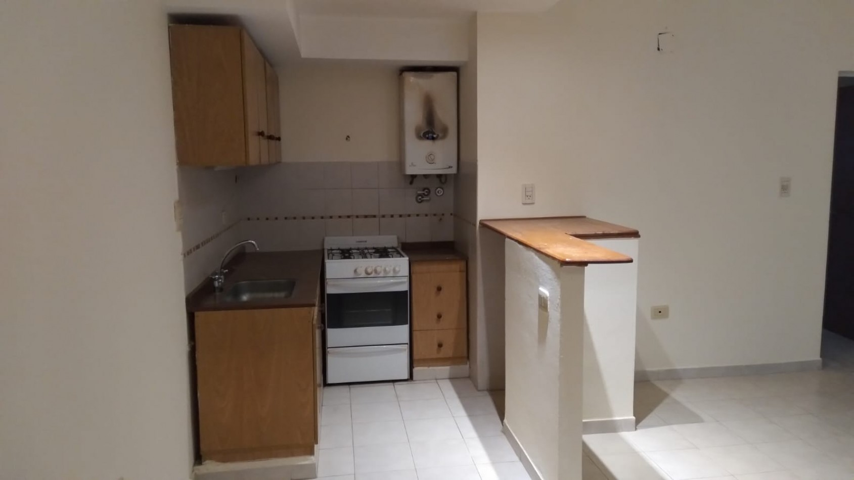 SE ALQUILA DPTO 2 DORM CENTRICO