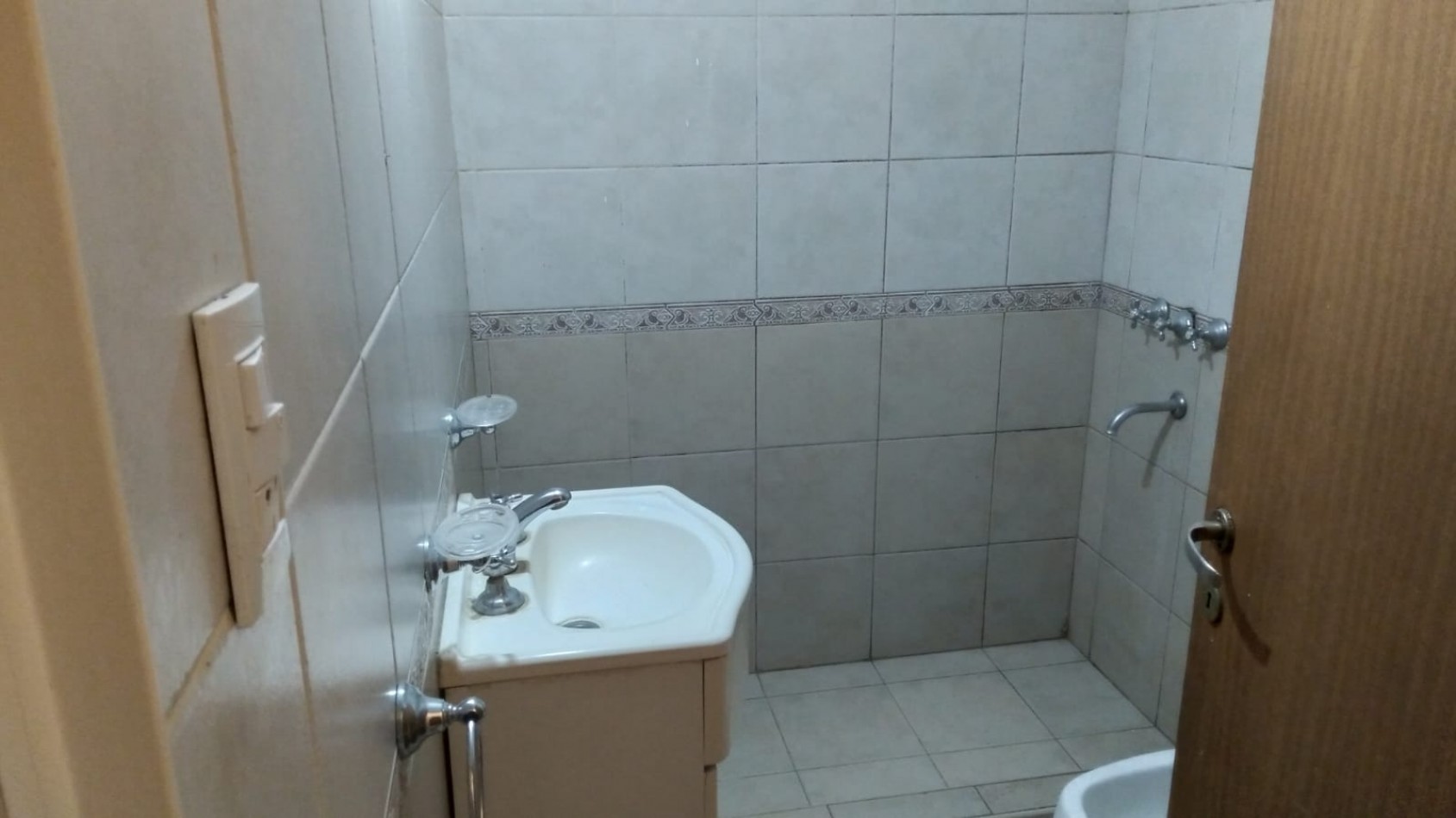 SE ALQUILA DPTO 2 DORM CENTRICO