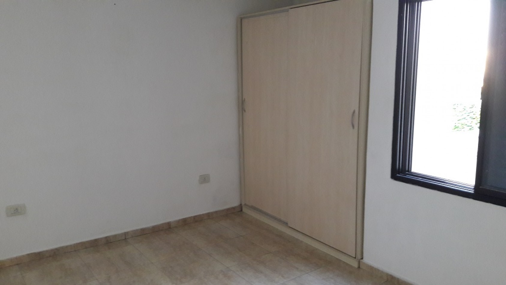 SE ALQUILA DPTO 2 DORM CON COCHERA 