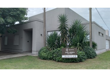SE ALQUILA EXCELENTE CASA DE 3 DORMITORIOS EN BARRIO PIZZURNO