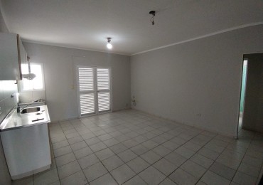 SE ALQUILA CASA DE 3 DORMITORIOS