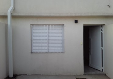 SE ALQUILA PH EN BARRIO LA CAÑADA